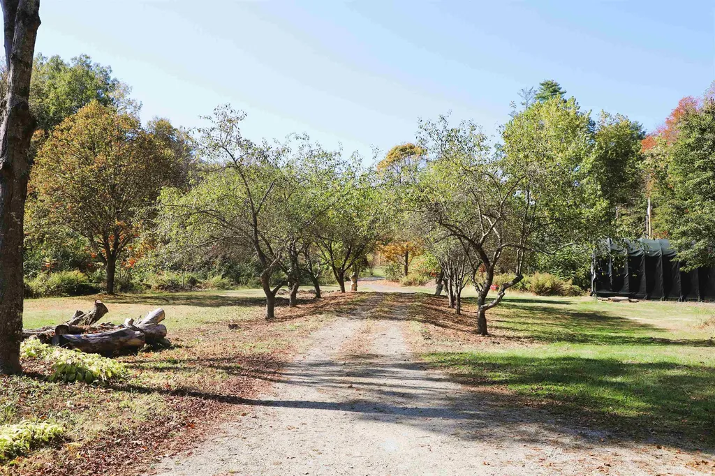 85 Parker Hill Road Rockingham VT 05101