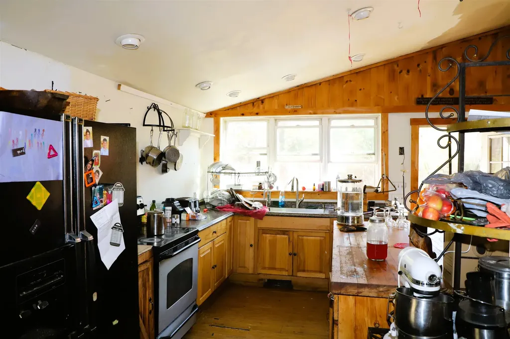 85 Parker Hill Road Rockingham VT 05101