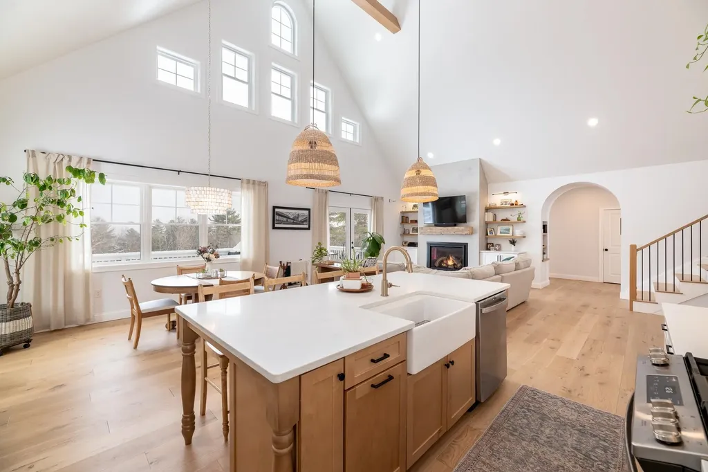 47 Clover Ridge Road Meredith NH 03253