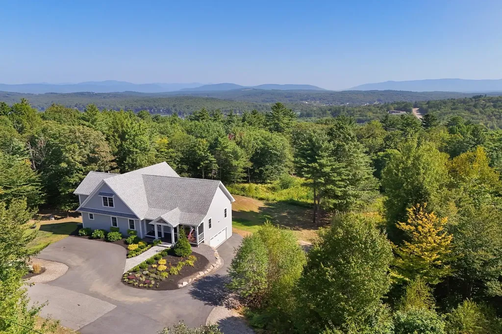 47 Clover Ridge Road Meredith NH 03253