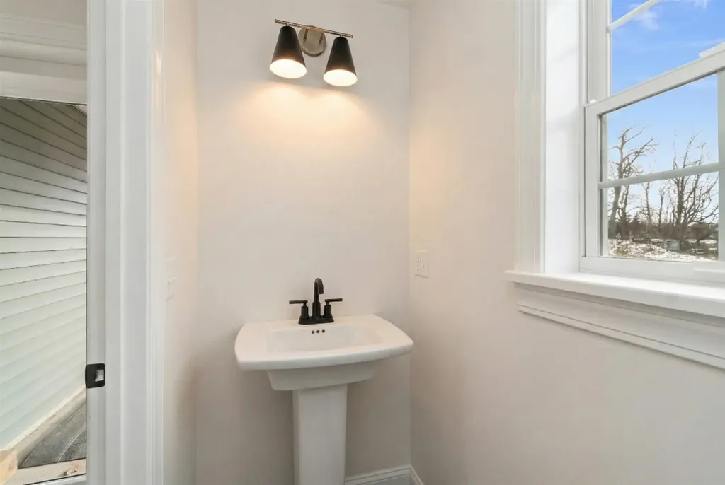 24 Upper Gilman Street St. Albans City VT 05478