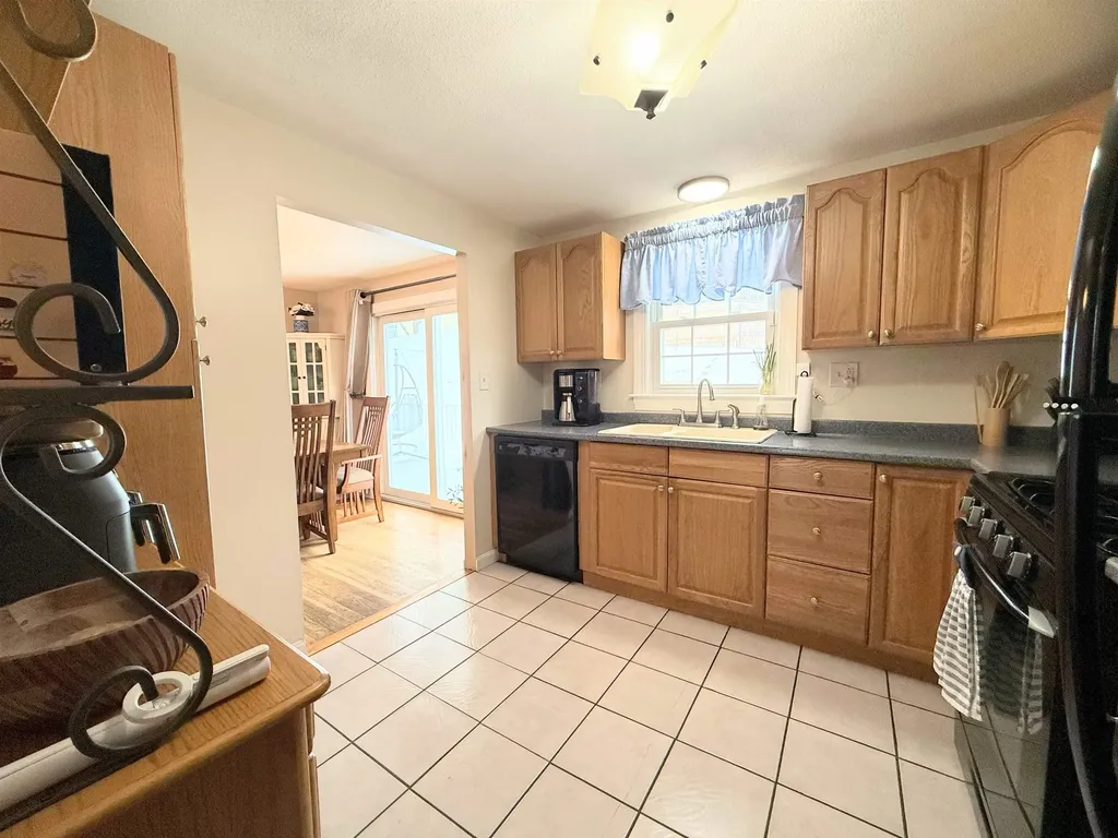 15 Dover Street Nashua NH 03063