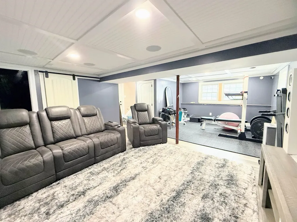 15 Dover Street Nashua NH 03063