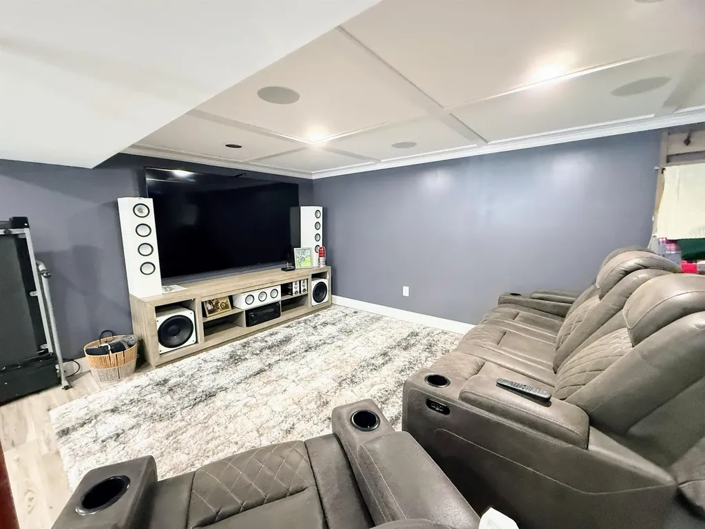 15 Dover Street Nashua NH 03063