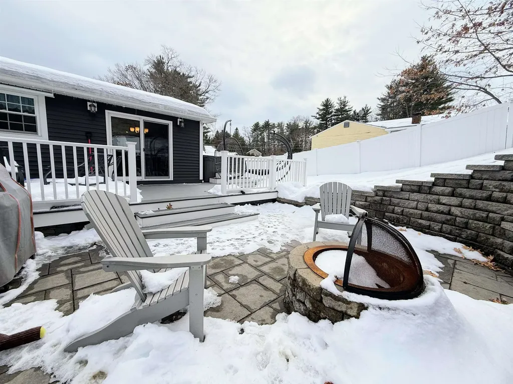 15 Dover Street Nashua NH 03063