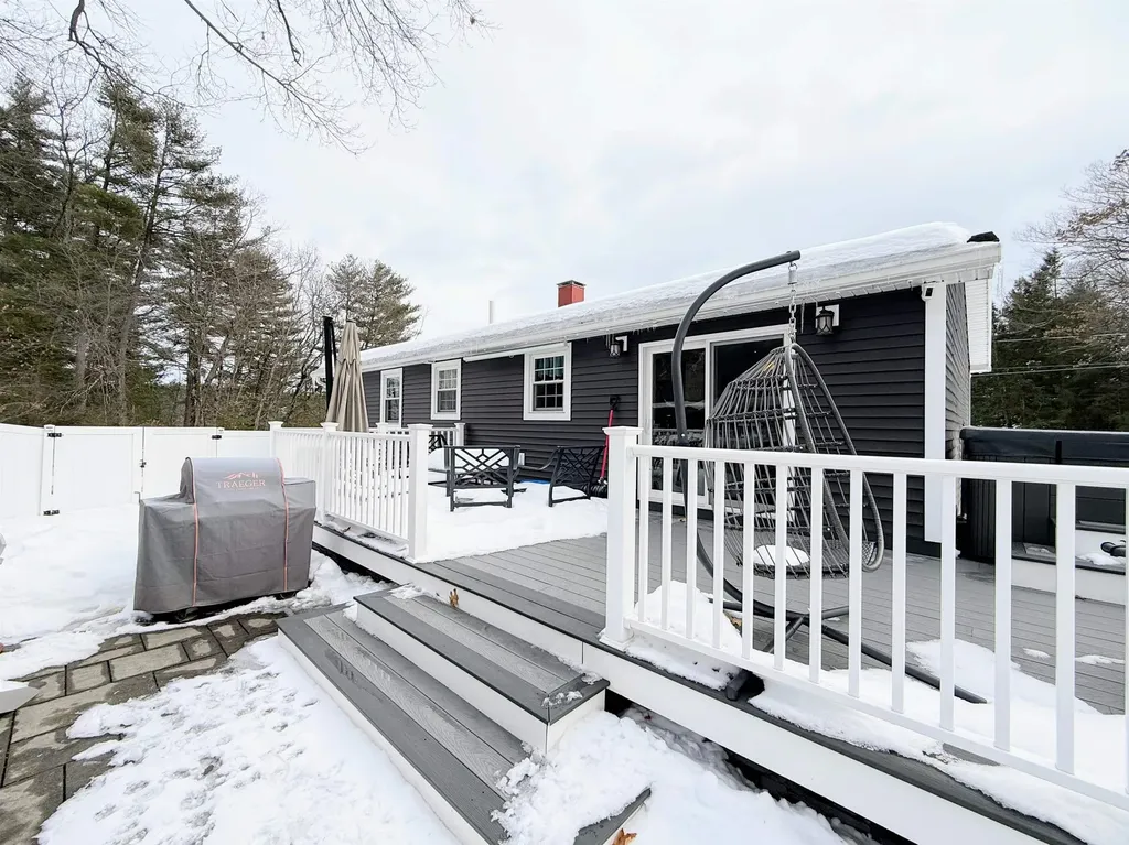 15 Dover Street Nashua NH 03063