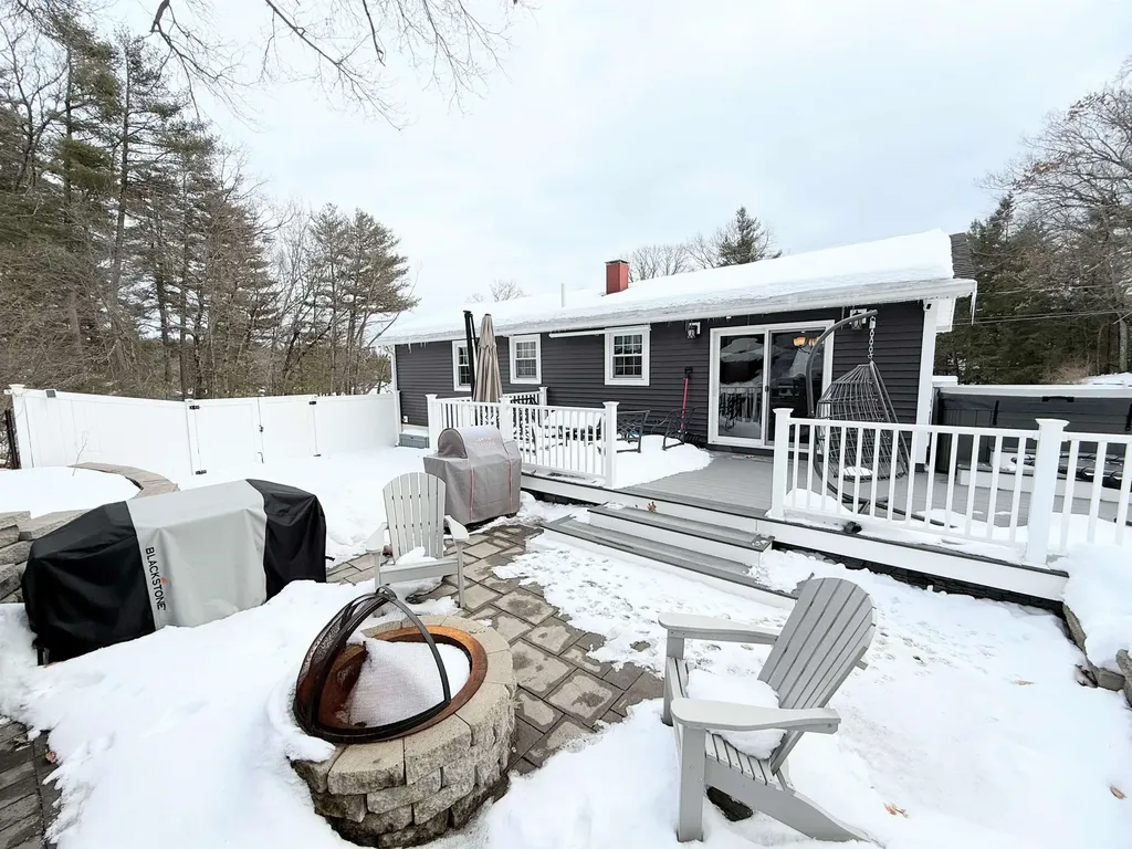 15 Dover Street Nashua NH 03063