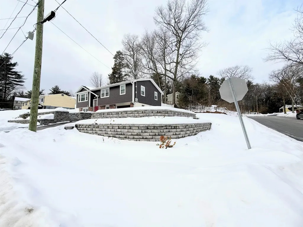 15 Dover Street Nashua NH 03063