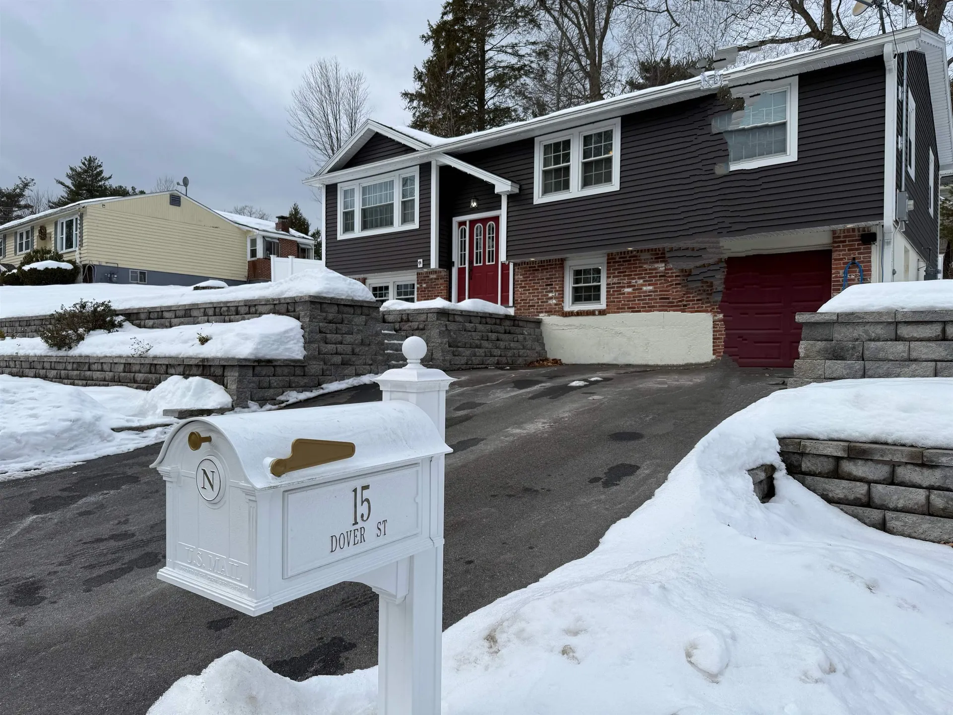 15 Dover Street Nashua NH 03063