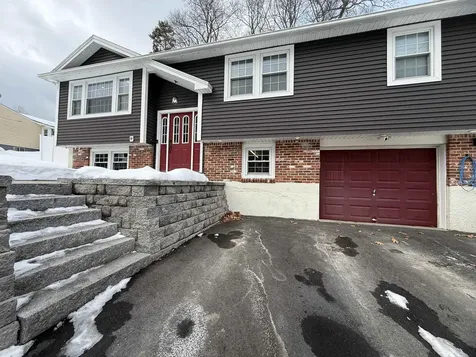 15 Dover Street Nashua NH 03063