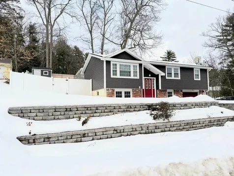 15 Dover Street Nashua NH 03063