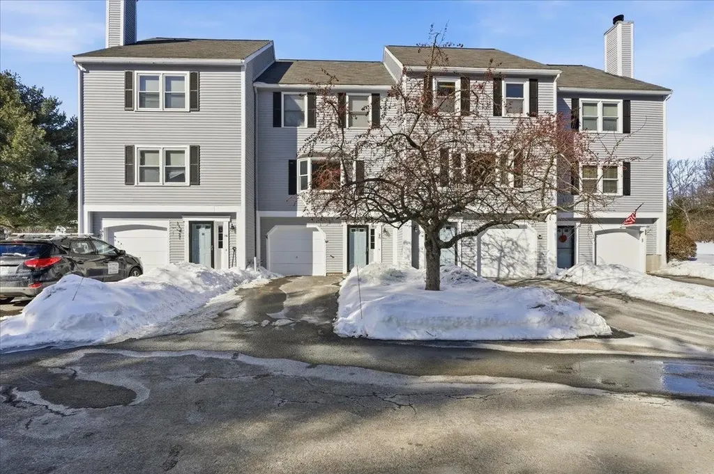 15 Shoal Creek Road Hudson NH 03051