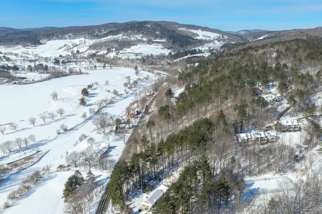 0 Quechee Main Street Hartford VT 05059