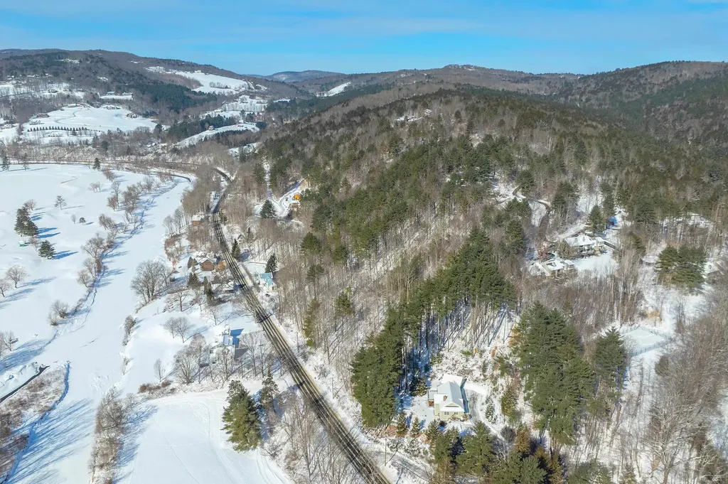 0 Quechee Main Street Hartford VT 05059