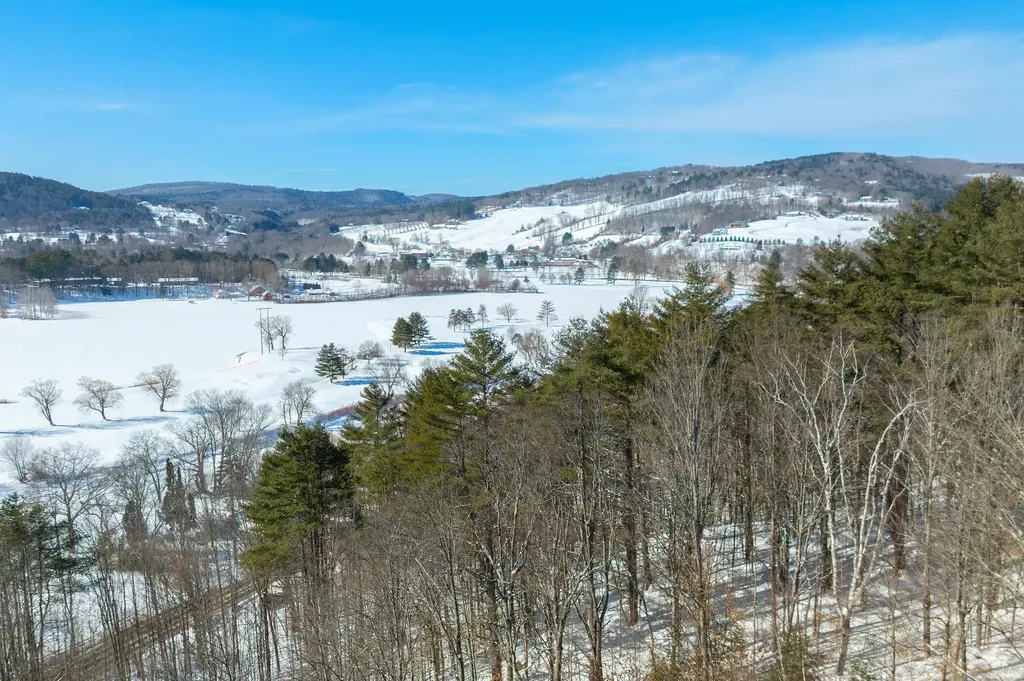 0 Quechee Main Street Hartford VT 05059