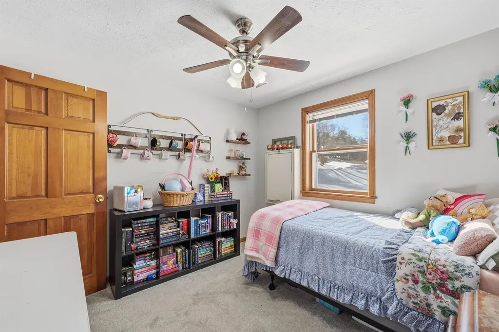 15 Joanne Drive Hooksett NH 03106