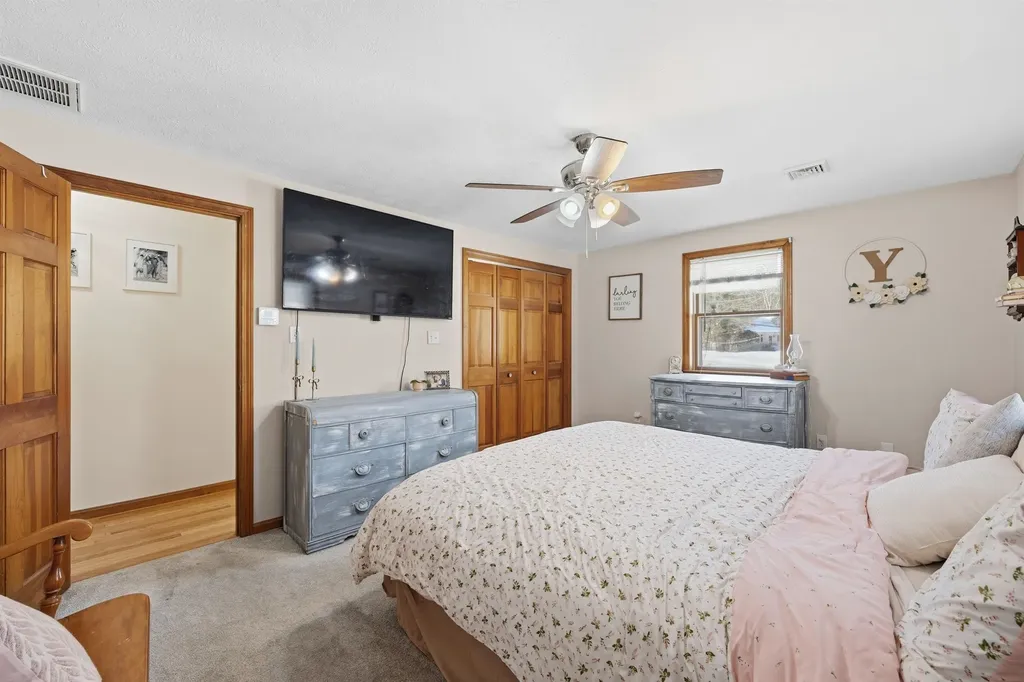 15 Joanne Drive Hooksett NH 03106