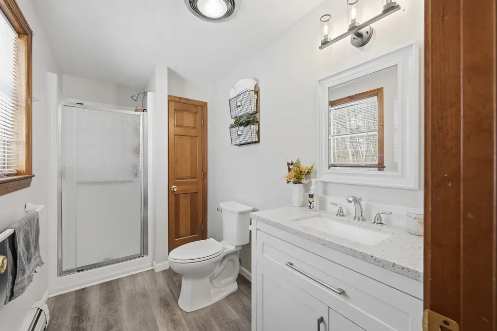 15 Joanne Drive Hooksett NH 03106