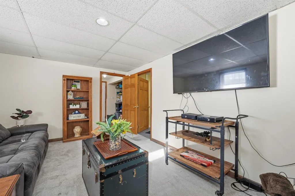 15 Joanne Drive Hooksett NH 03106