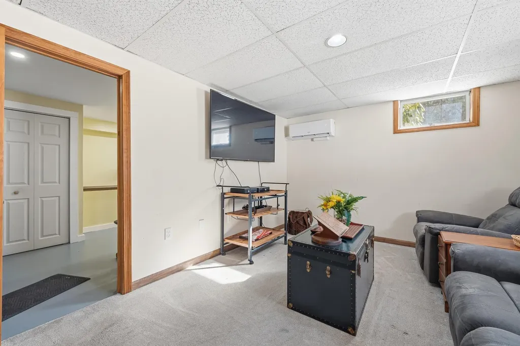 15 Joanne Drive Hooksett NH 03106