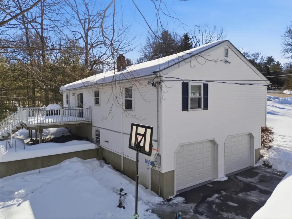 15 Joanne Drive Hooksett NH 03106