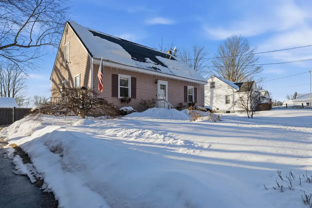 7 Oak Street Allenstown NH 03275
