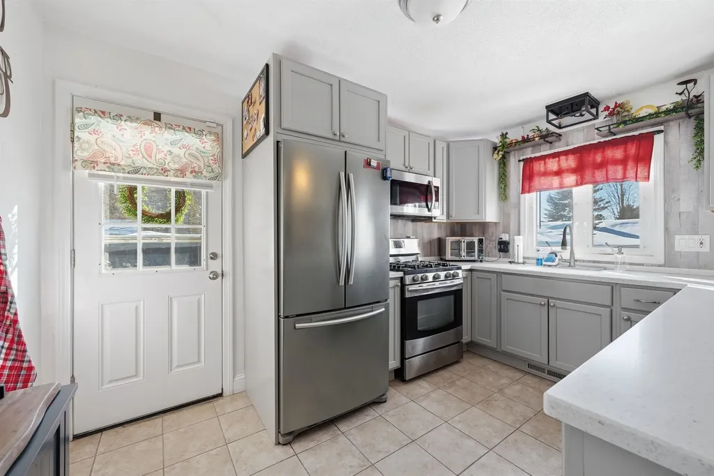 7 Oak Street Allenstown NH 03275