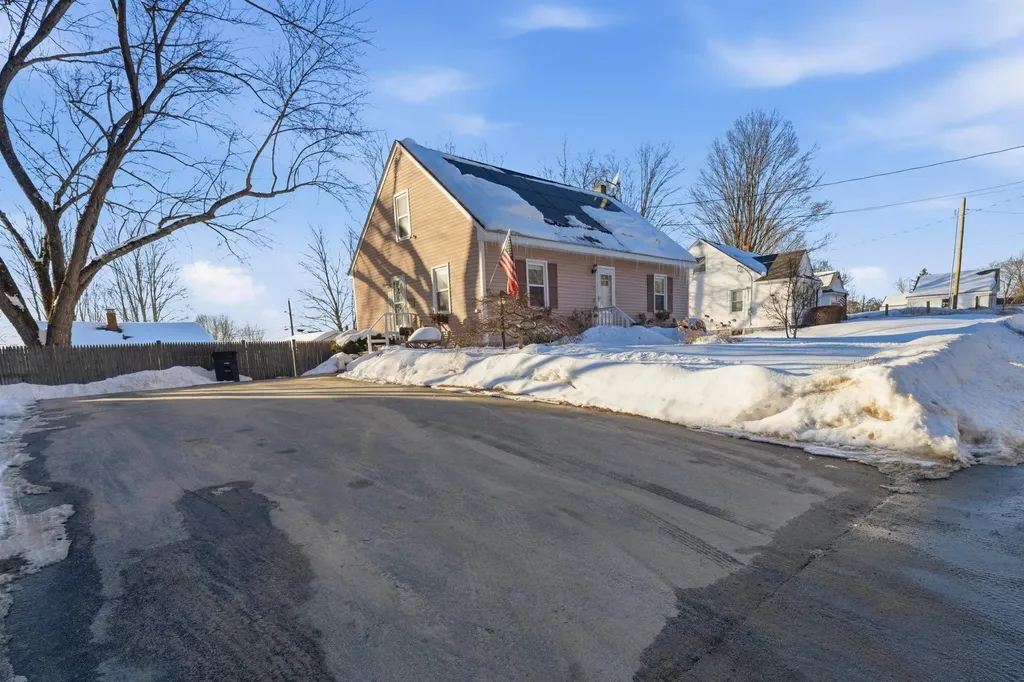 7 Oak Street Allenstown NH 03275