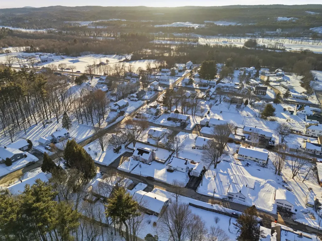 7 Oak Street Allenstown NH 03275