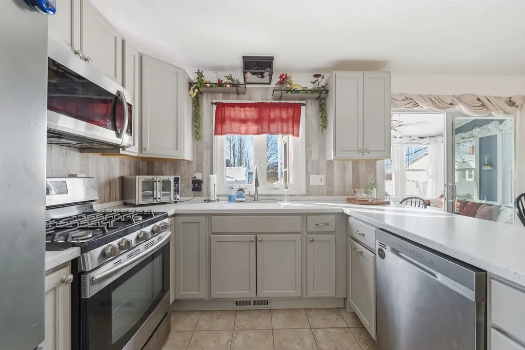 7 Oak Street Allenstown NH 03275