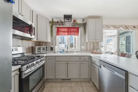 7 Oak Street Allenstown NH 03275