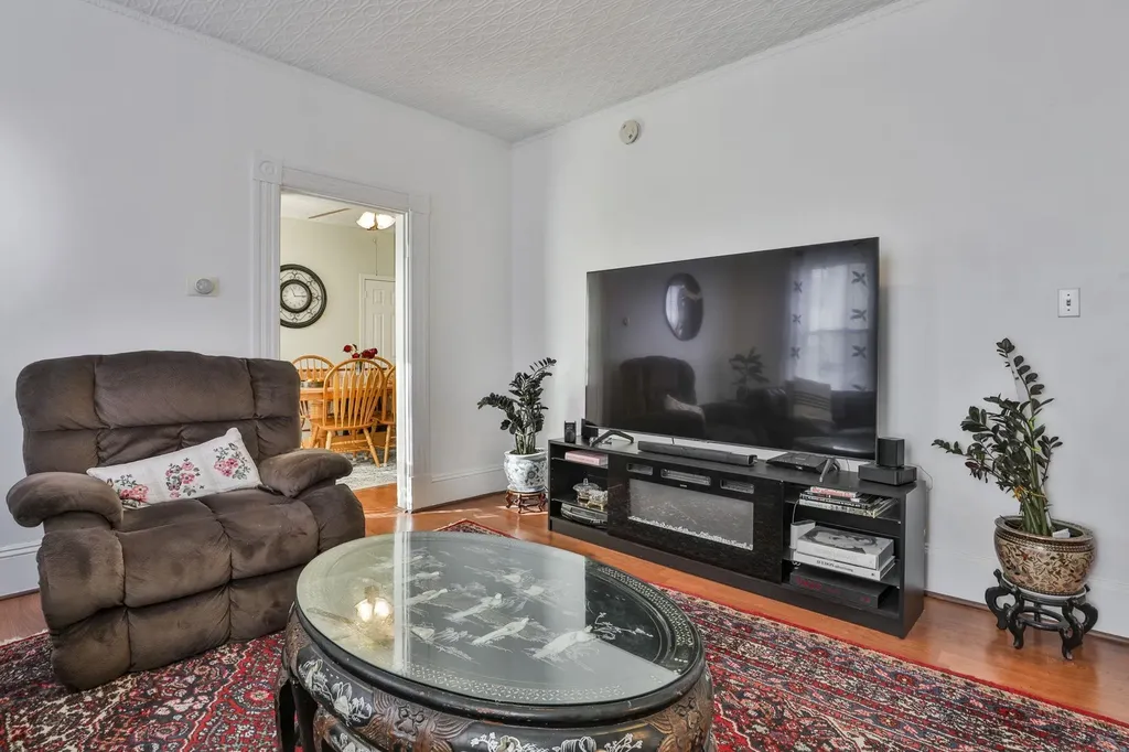 97 Dearborn Street Manchester NH 03103