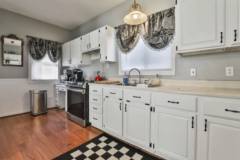 97 Dearborn Street Manchester NH 03103