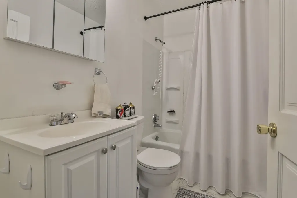 97 Dearborn Street Manchester NH 03103