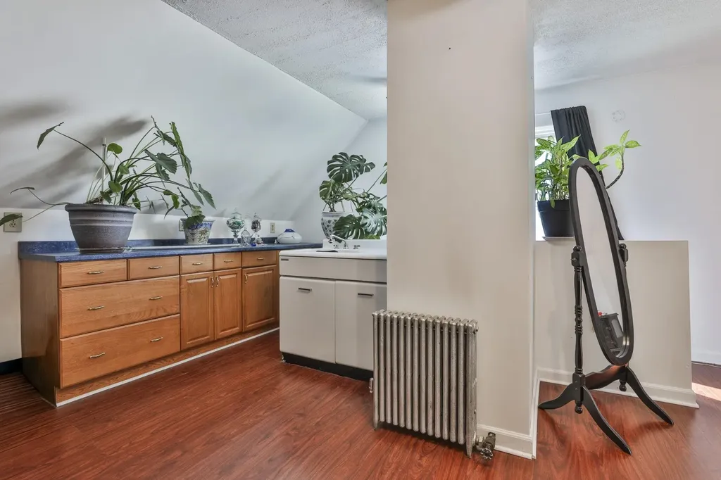 97 Dearborn Street Manchester NH 03103