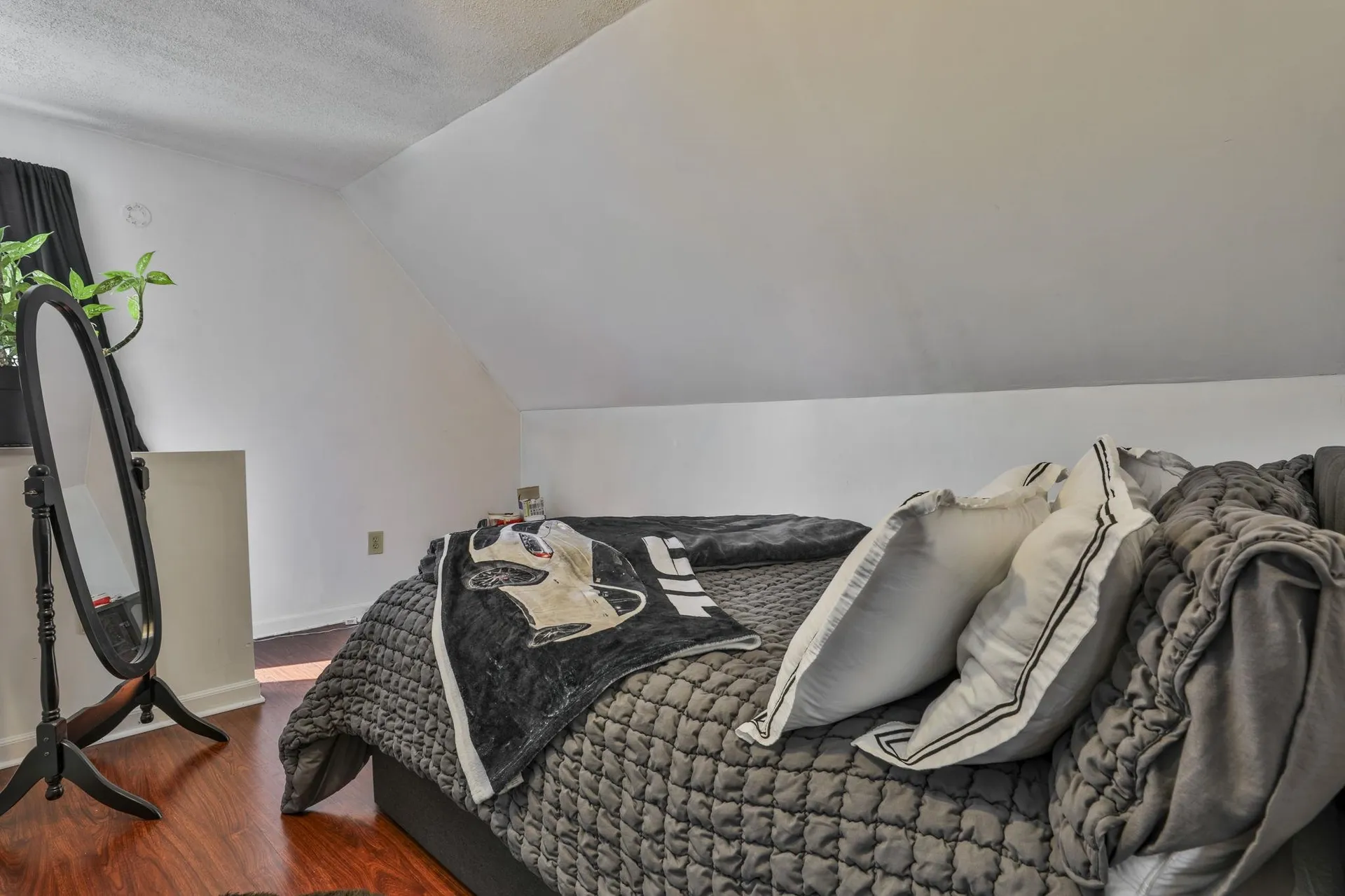 97 Dearborn Street Manchester NH 03103