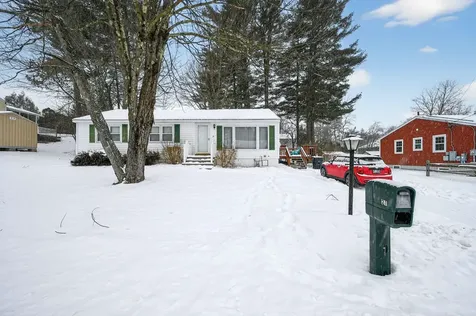 21 Parkhurst Drive Nashua NH 03062