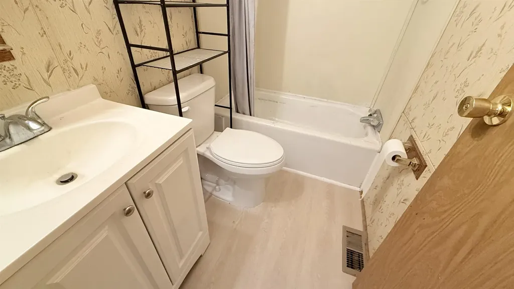 79 Katy Win West Johnson VT 05656