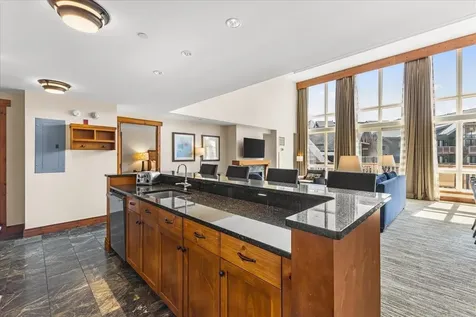 7412 Mountain Road Stowe VT 05672