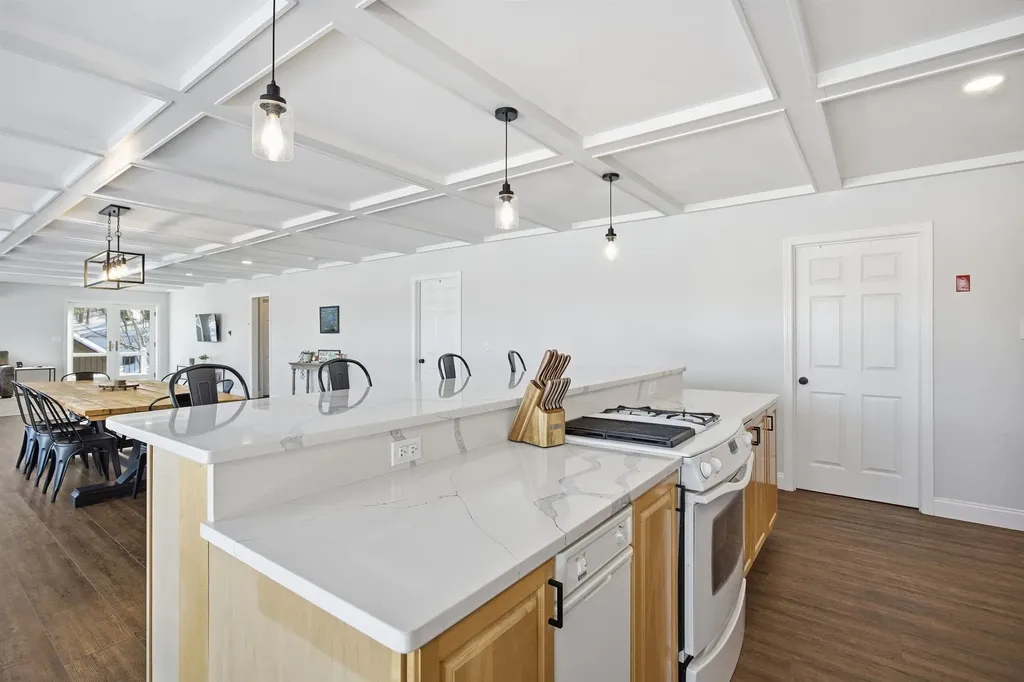 61 Crescent Drive Barnstead NH 03225