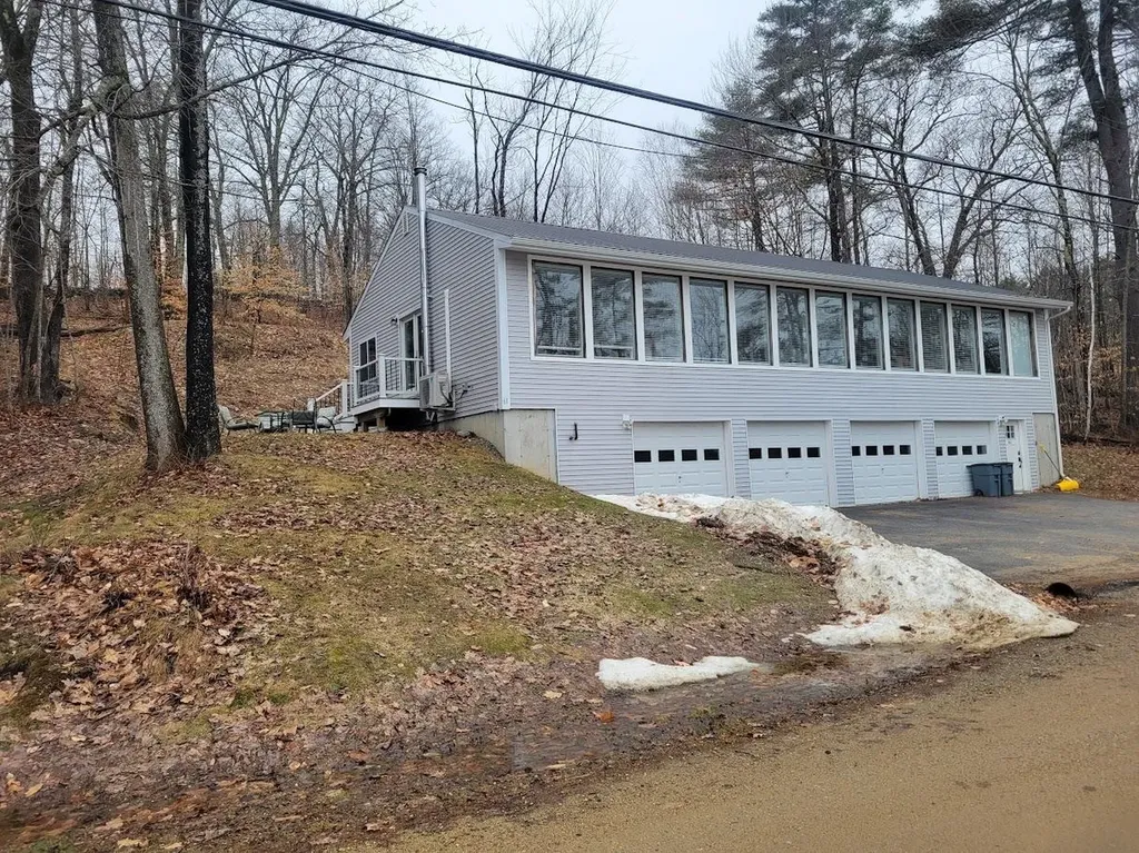 61 Crescent Drive Barnstead NH 03225