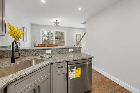 13-A Mustang Drive Litchfield NH 03052