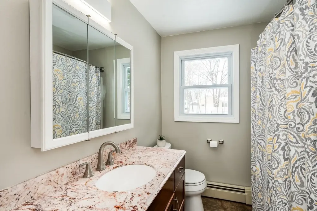 139 Michigan Avenue Manchester NH 03104