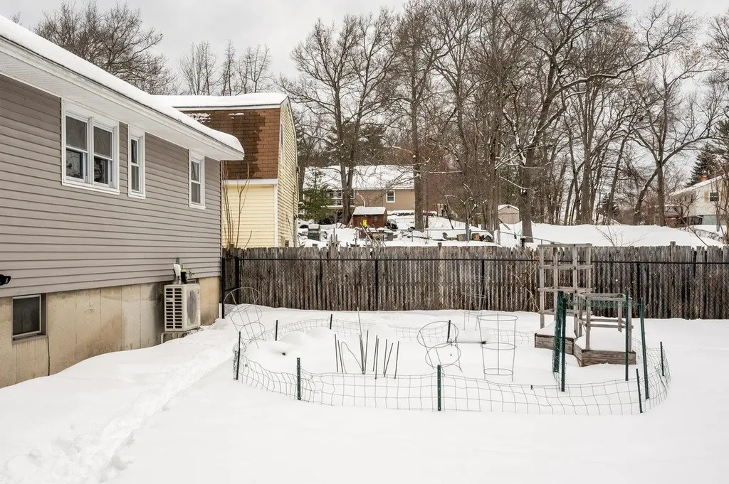 139 Michigan Avenue Manchester NH 03104