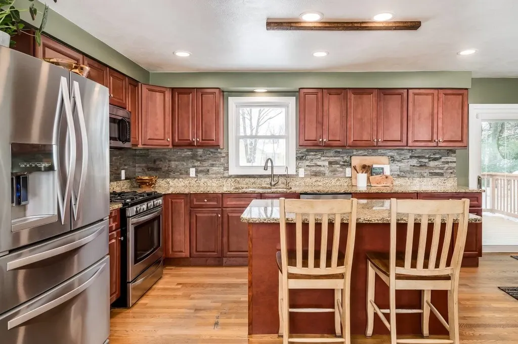 139 Michigan Avenue Manchester NH 03104