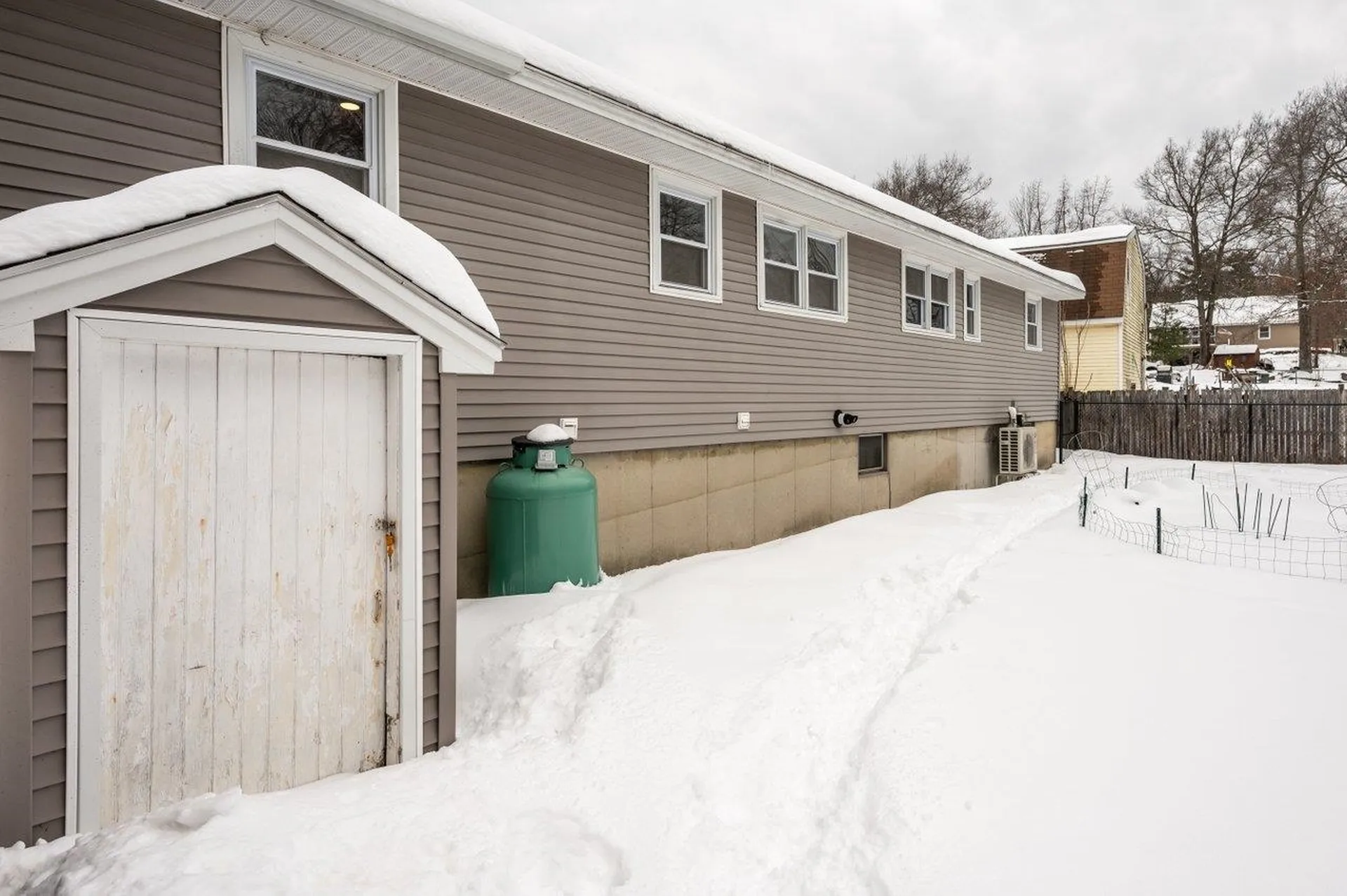 139 Michigan Avenue Manchester NH 03104