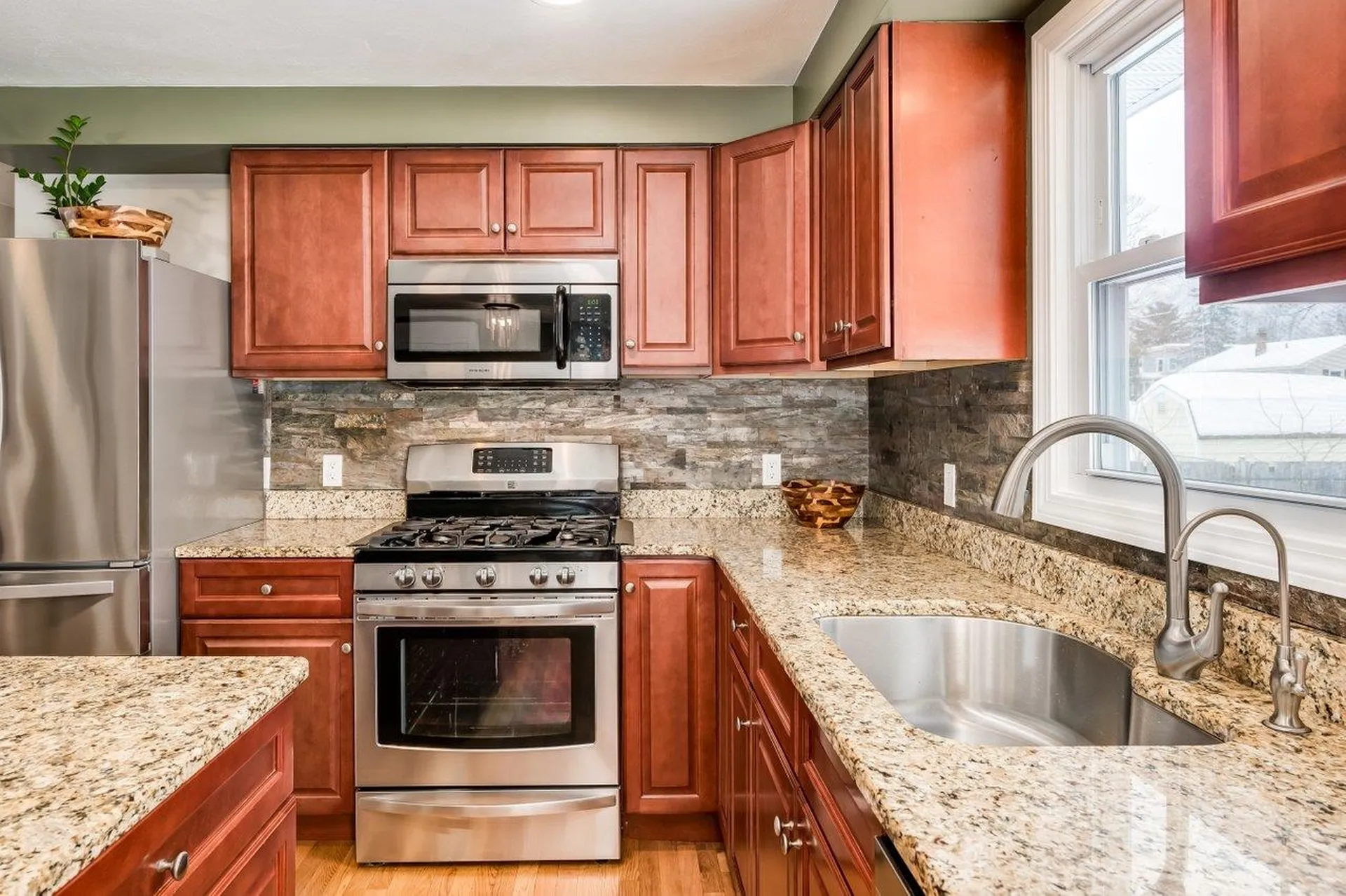 139 Michigan Avenue Manchester NH 03104