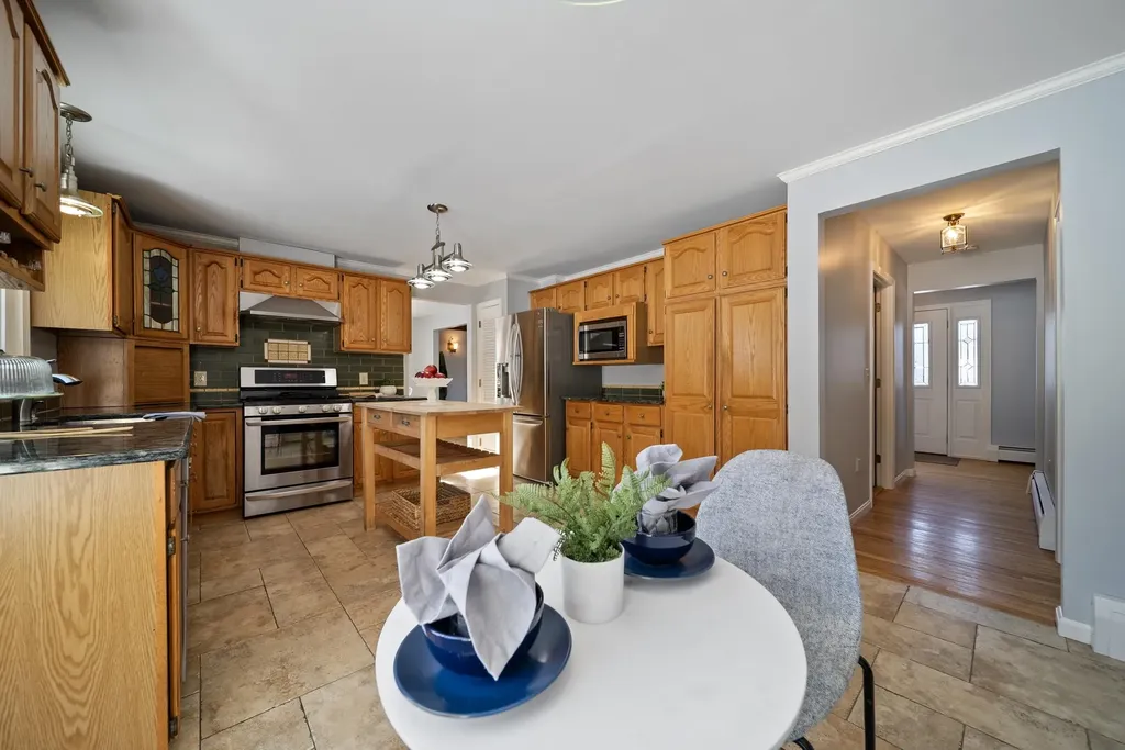 26 Devonshire Lane Londonderry NH 03053