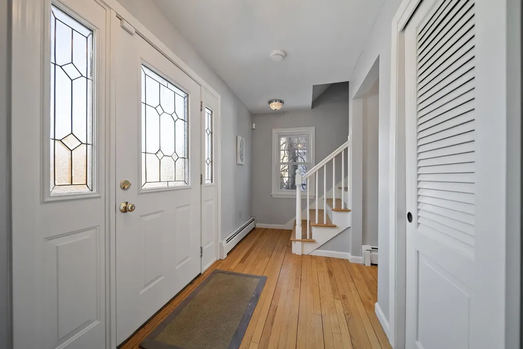 26 Devonshire Lane Londonderry NH 03053