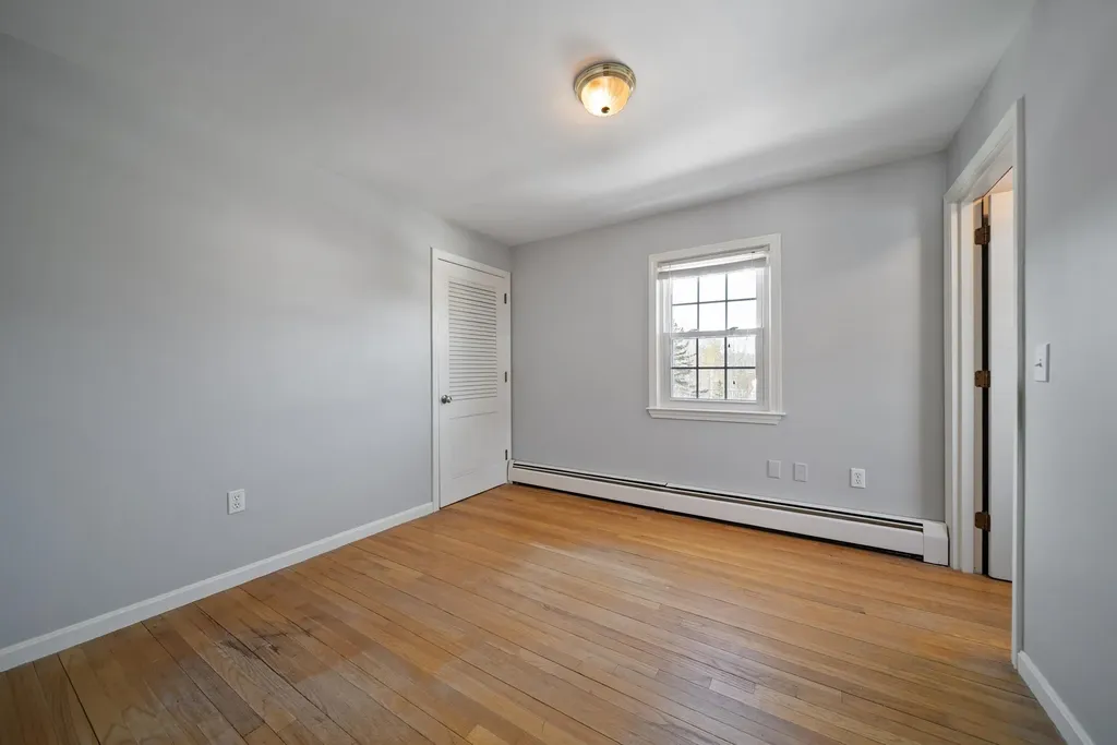 26 Devonshire Lane Londonderry NH 03053